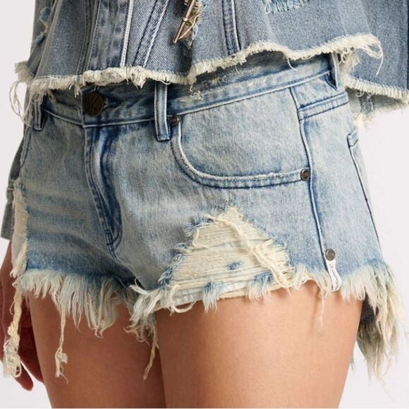 One Teaspoon 29 SALTY DOG BONITAS LOW WAIST DENIM SHORT - Picture 3 of 8
